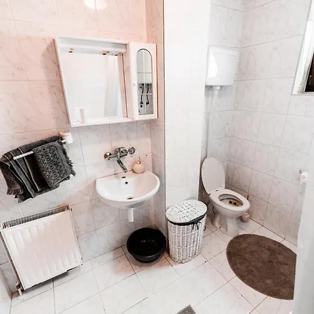 Apartman Li *