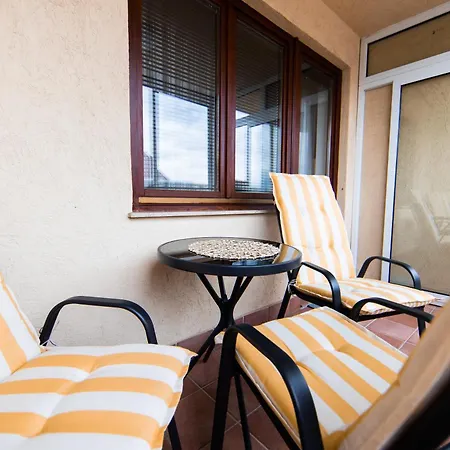 Apartment Li
